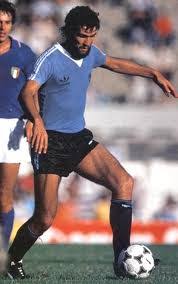 Football Since 1916: O URUGUAIO HUGO DE LEÓN FOI CAMPEÃO DO MUNDO COM O  GRÊMIO