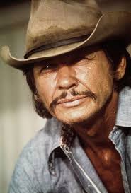 Foto de Charles Bronson - Fuga Audaciosa : Vignette (magazine) Charles  Bronson - AdoroCinema